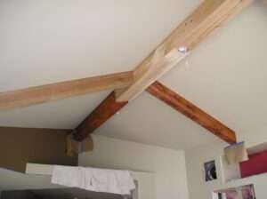 wood-beams-staining